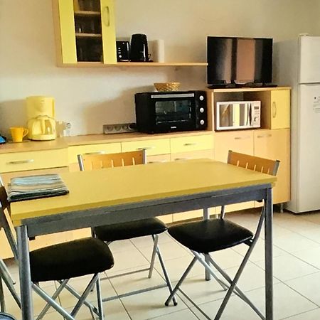Appart De Vacances Saint-Pierre-la-Mer  外观 照片